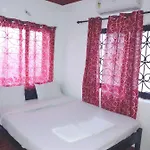 Budget Beach Stay In Tito\'S Lane
