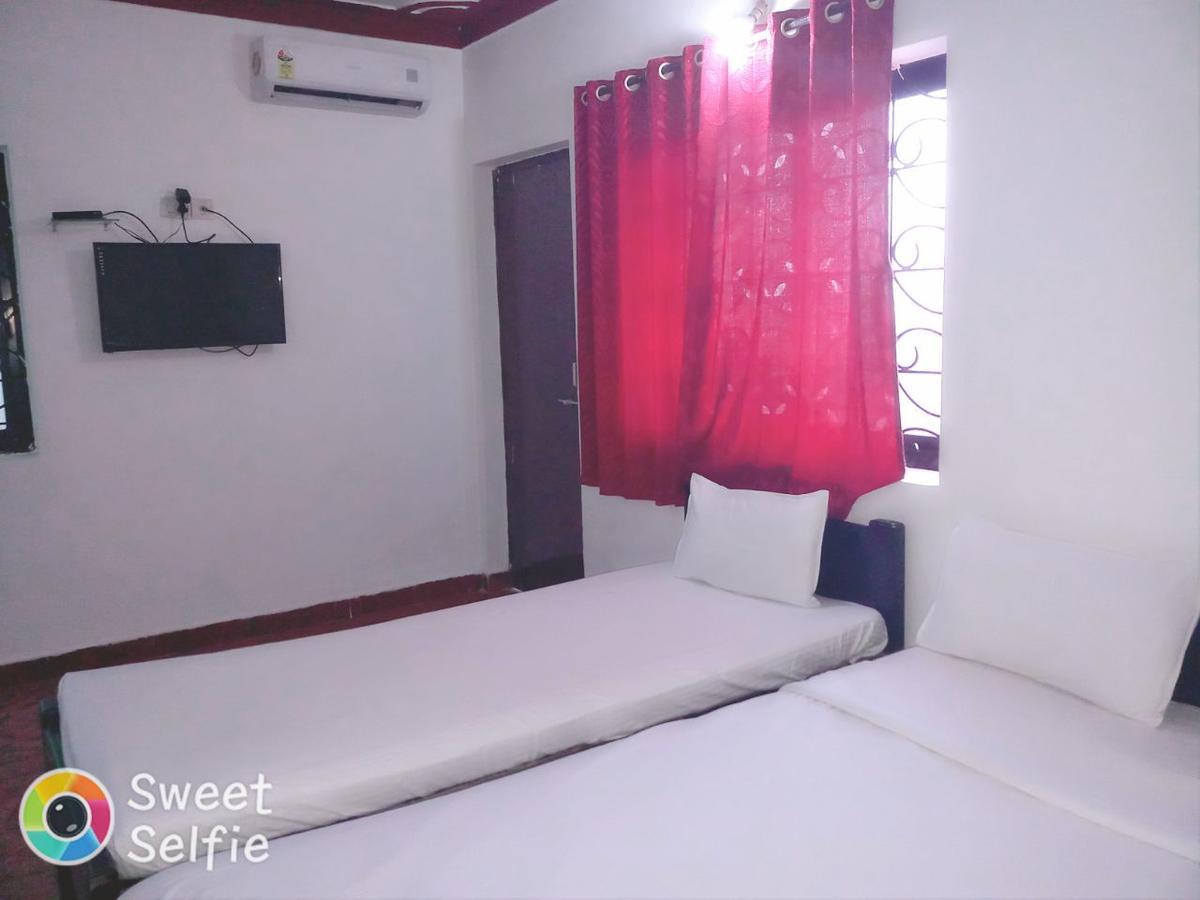 Budget Beach In Tito's Lane Guest house